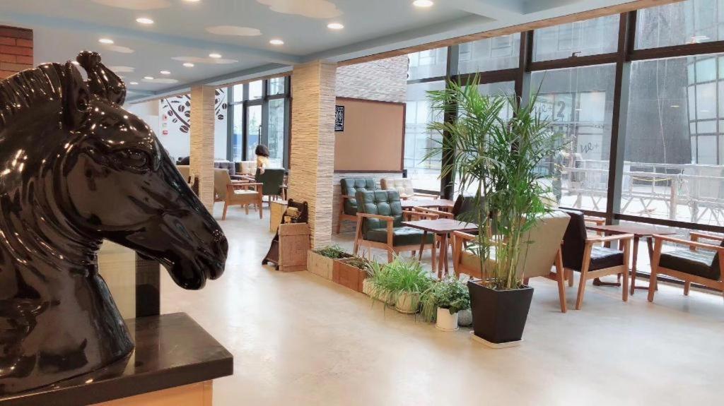 โอ๊ก ชาโต Hotel จิ่นโจว ภายนอก รูปภาพ