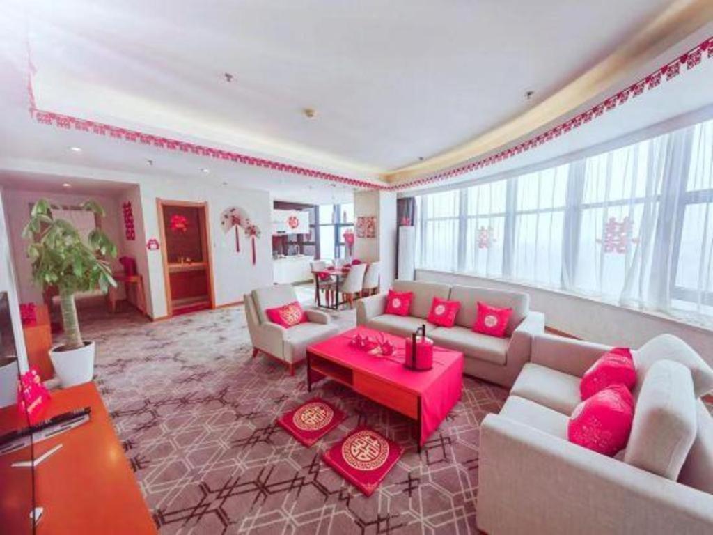 โอ๊ก ชาโต Hotel จิ่นโจว ภายนอก รูปภาพ